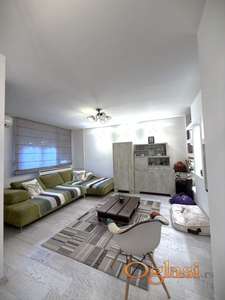Renoviran i namešten 2,5 stan 77 m² – Medaković 3
